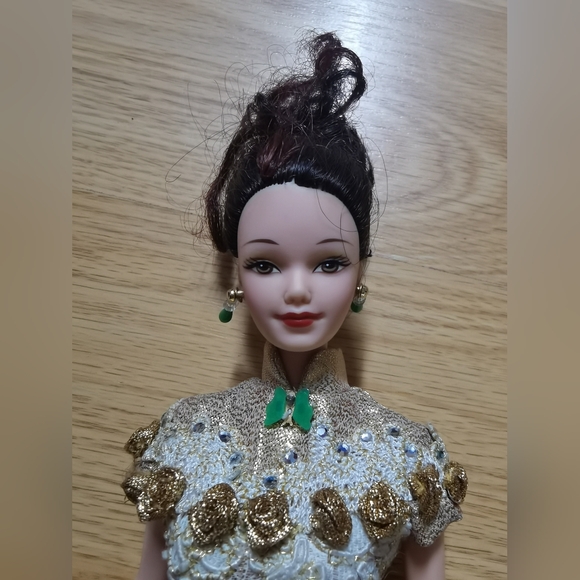 Vintage Barbie Golden QI-PAO doll 1998 Elegant Gold Dress #20866 Vintage Barbie Golden QI-PAO doll 1998 Elegant Gold Dress #20866